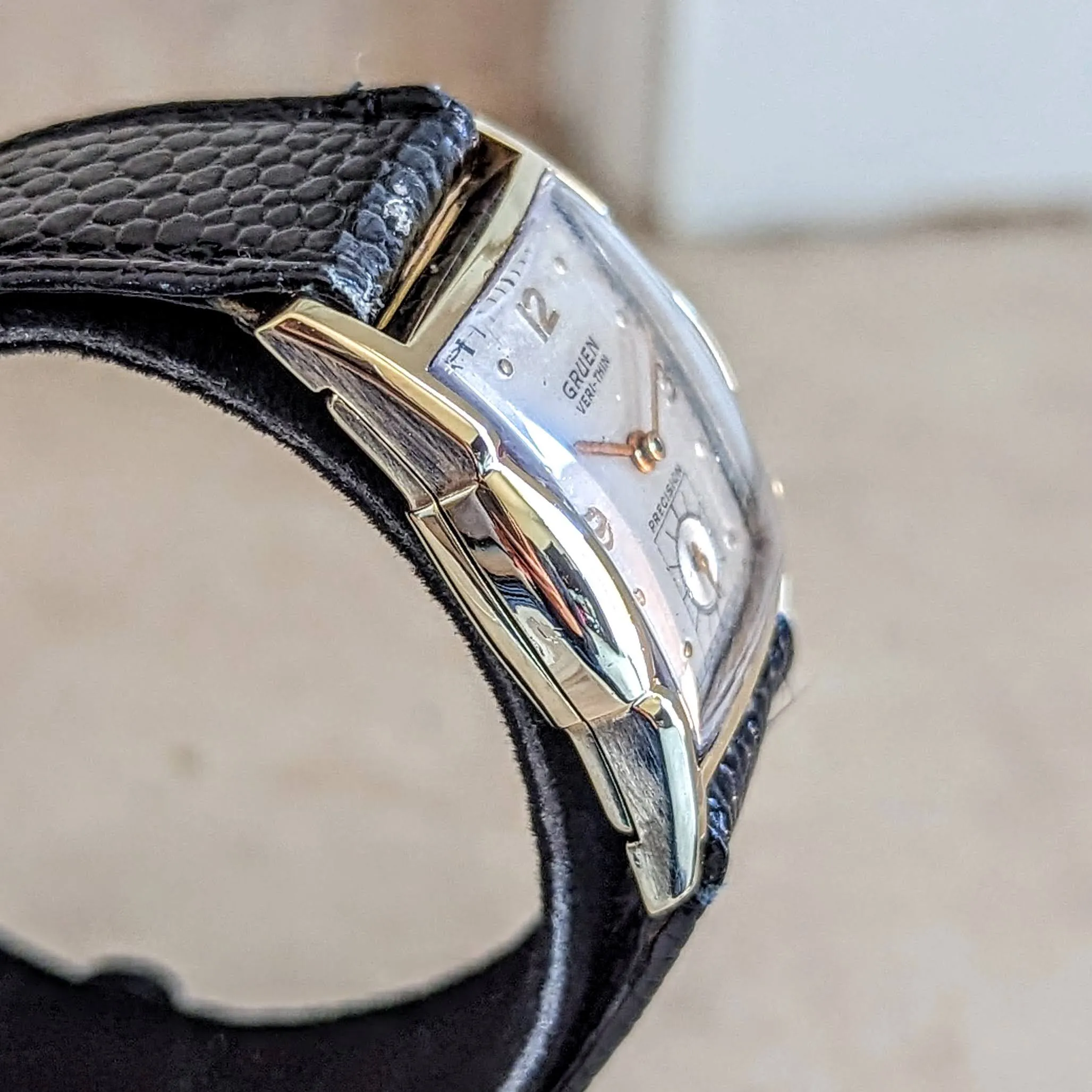 1947 GRUEN Veri-Thin Precision Wristwatch Cal. 425 Swiss Made Watch
