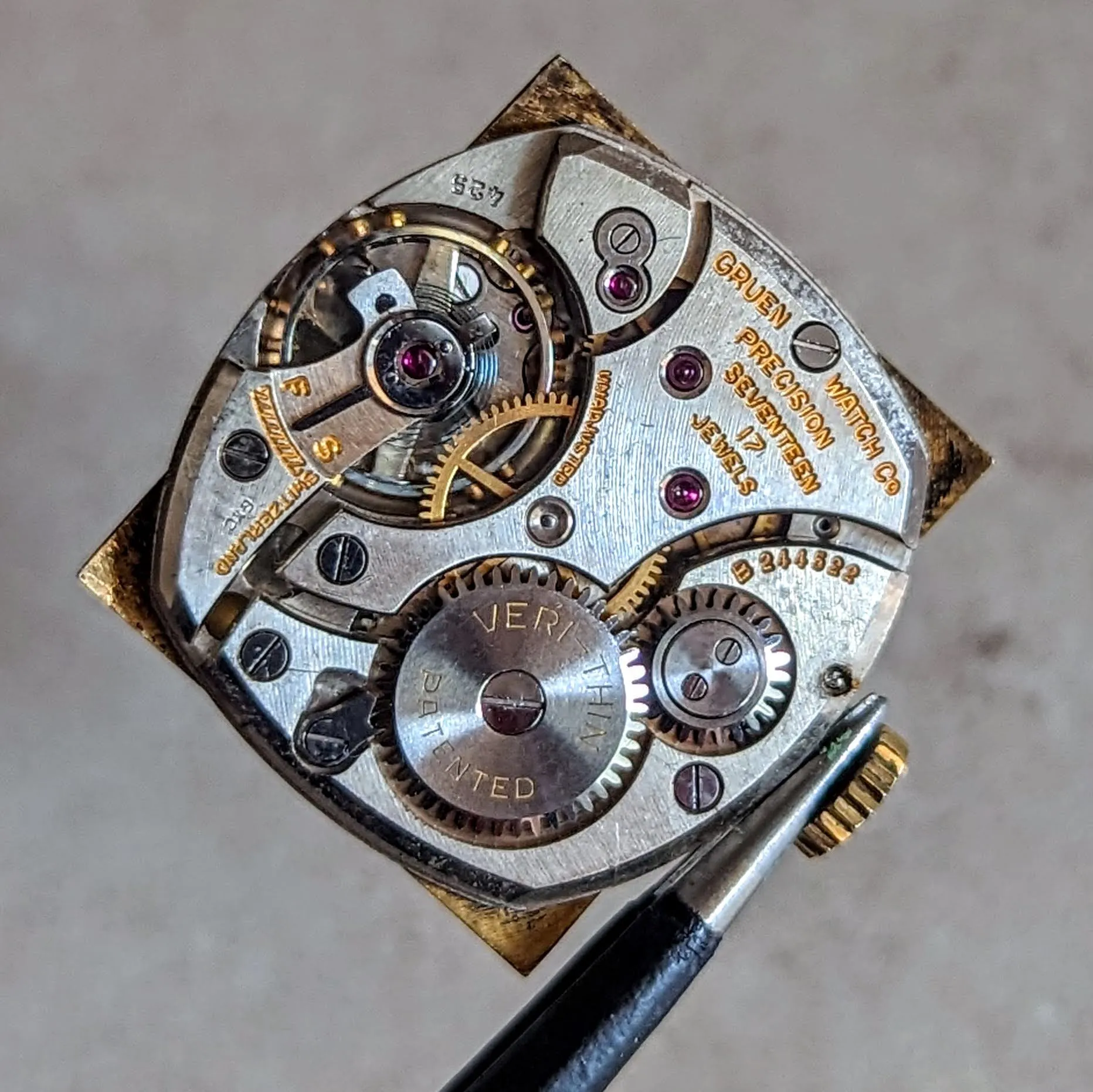 1947 GRUEN Veri-Thin Precision Wristwatch Cal. 425 Swiss Made Watch
