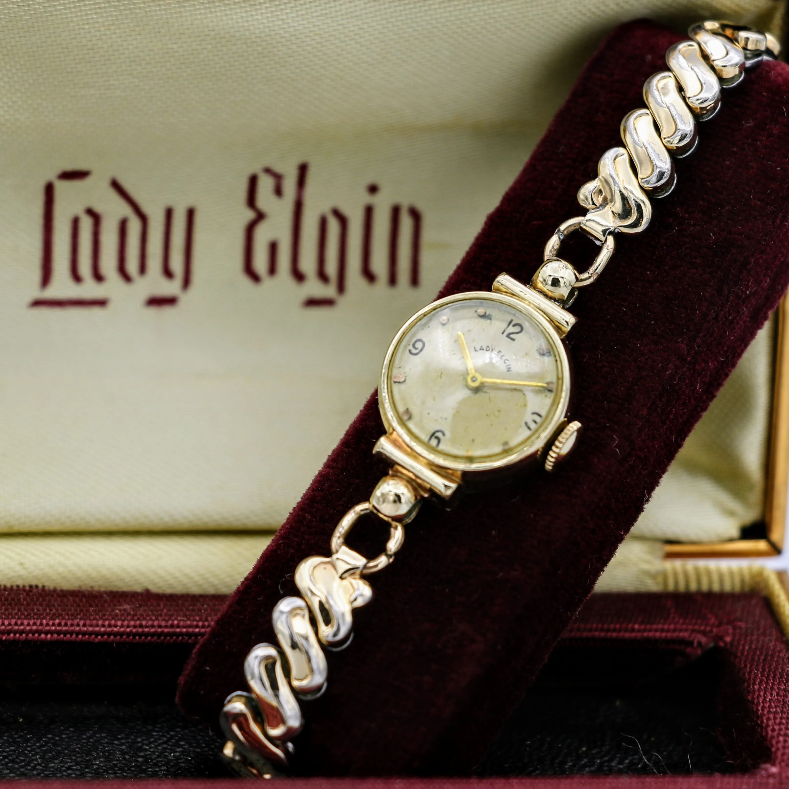 1950 Ladies Elgin Wristwatch Elgin Grade 650 19 Jewels Watch