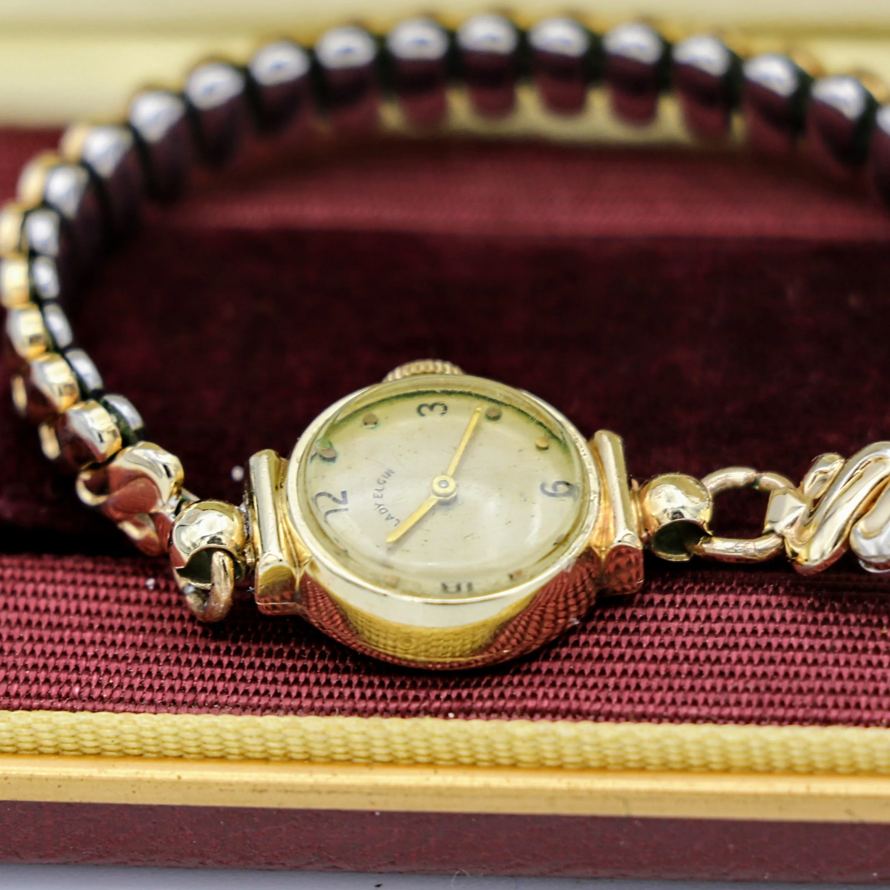 1950 Ladies Elgin Wristwatch Elgin Grade 650 19 Jewels Watch