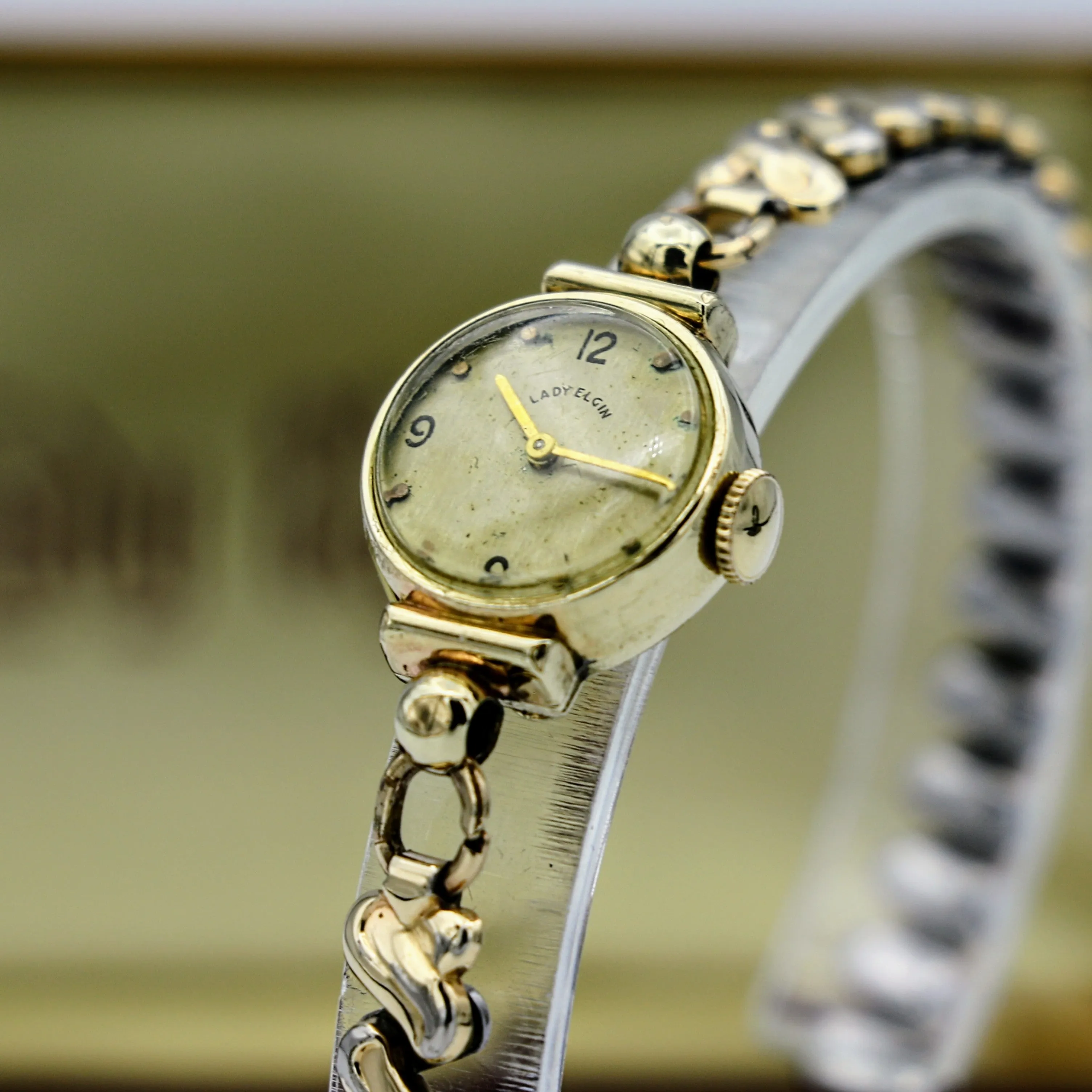 1950 Ladies Elgin Wristwatch Elgin Grade 650 19 Jewels Watch
