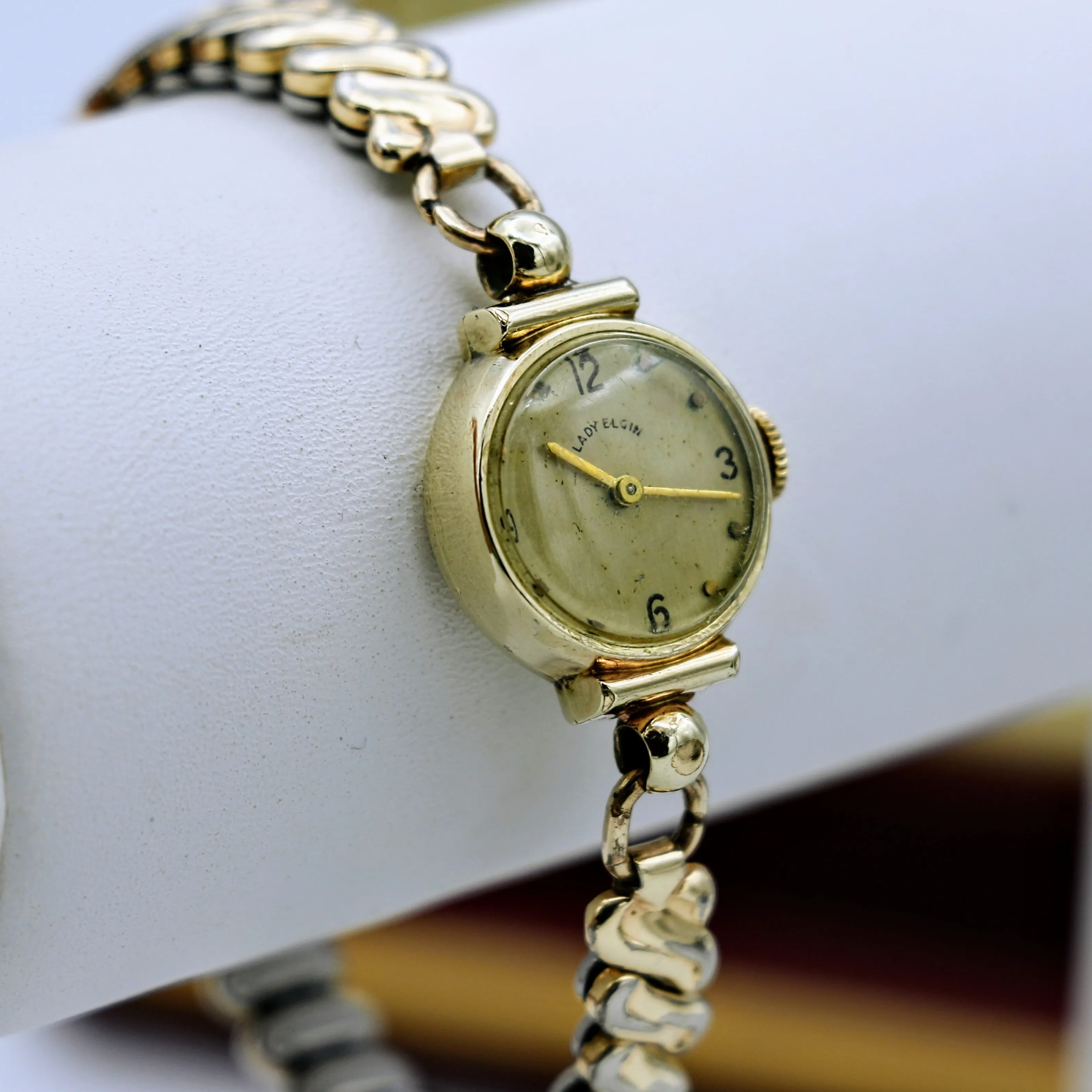 1950 Ladies Elgin Wristwatch Elgin Grade 650 19 Jewels Watch