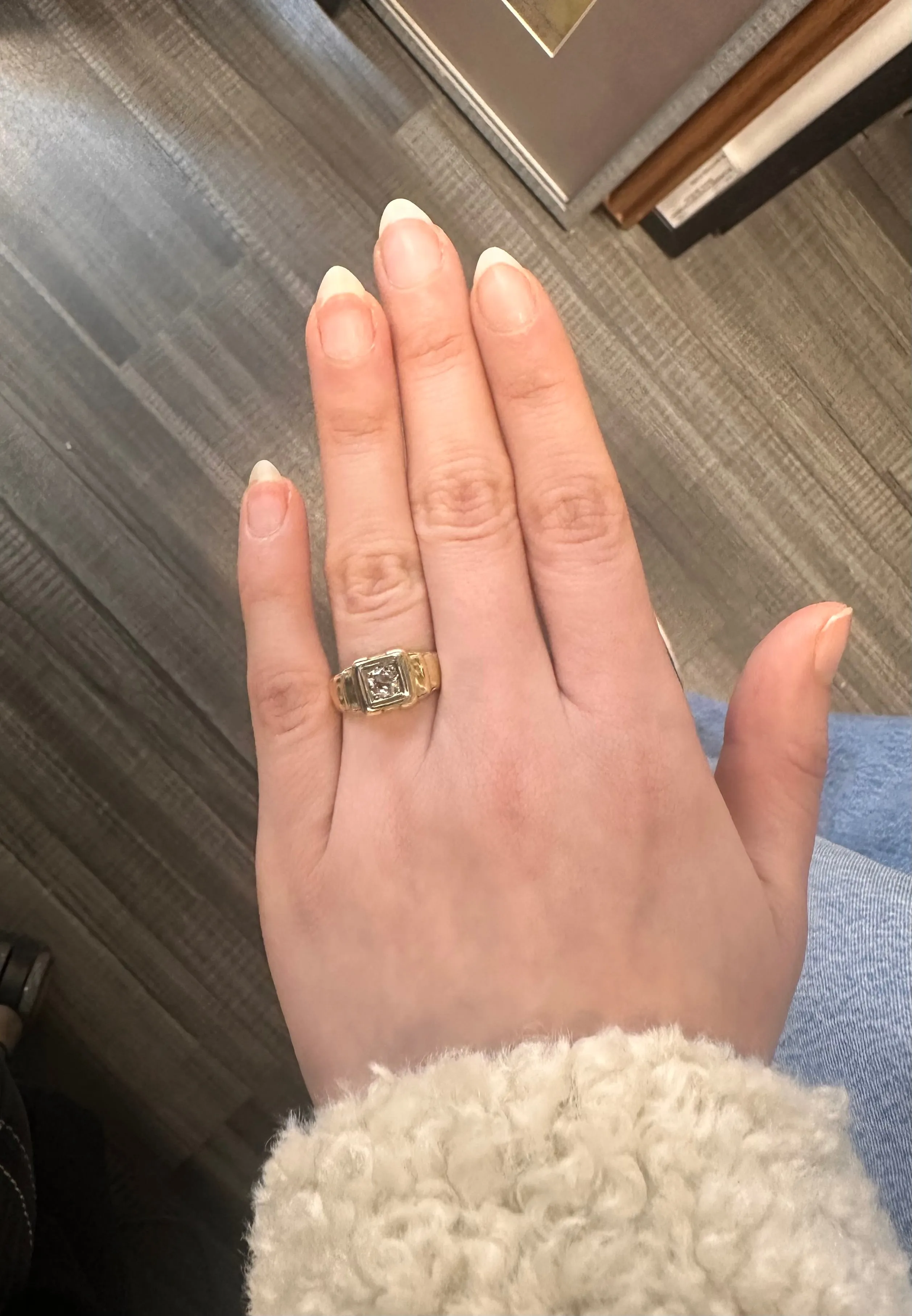 BEAUTIFUL ANTIQUE LADIES DIAMOND WHITE & YELLOW GOLD RING  - $6K APR w/ CoA!!!!!