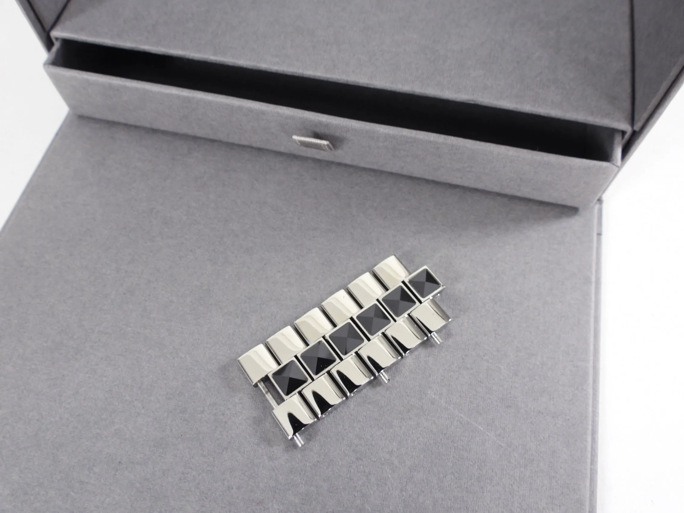 Dior Christal 40mm Stainless Watch - CD114317