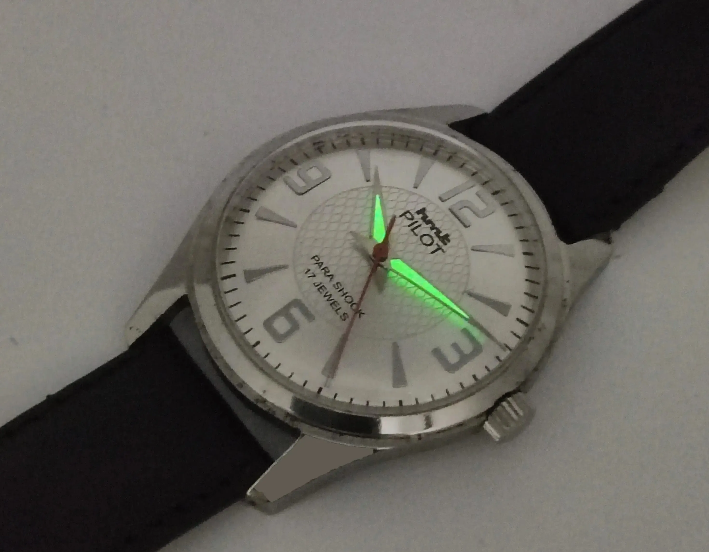 HMT Pilot Para Shock 17 Jewels Silver Dial Radium Hands Mechanical Hand winding Men's Wrist Watch
