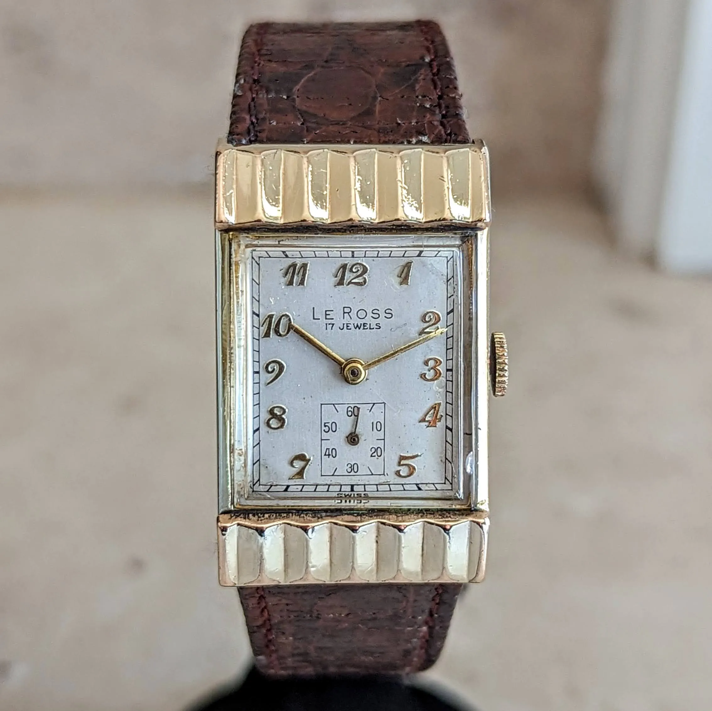 Le Ross Vintage Wristwatch by SHRIRO Watch Inc. 17 Jewels Swiss Made