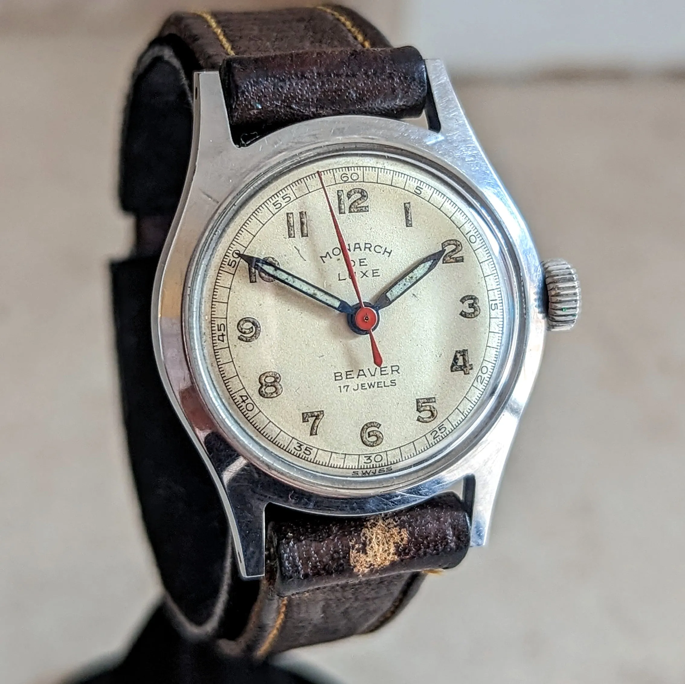 MONARCH De Luxe Beaver Wristwatch 17 Jewels Swiss Military Watch