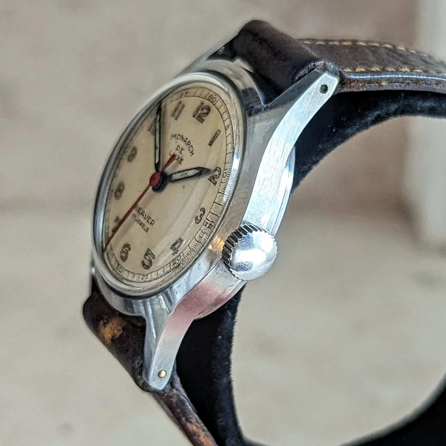 MONARCH De Luxe Beaver Wristwatch 17 Jewels Swiss Military Watch