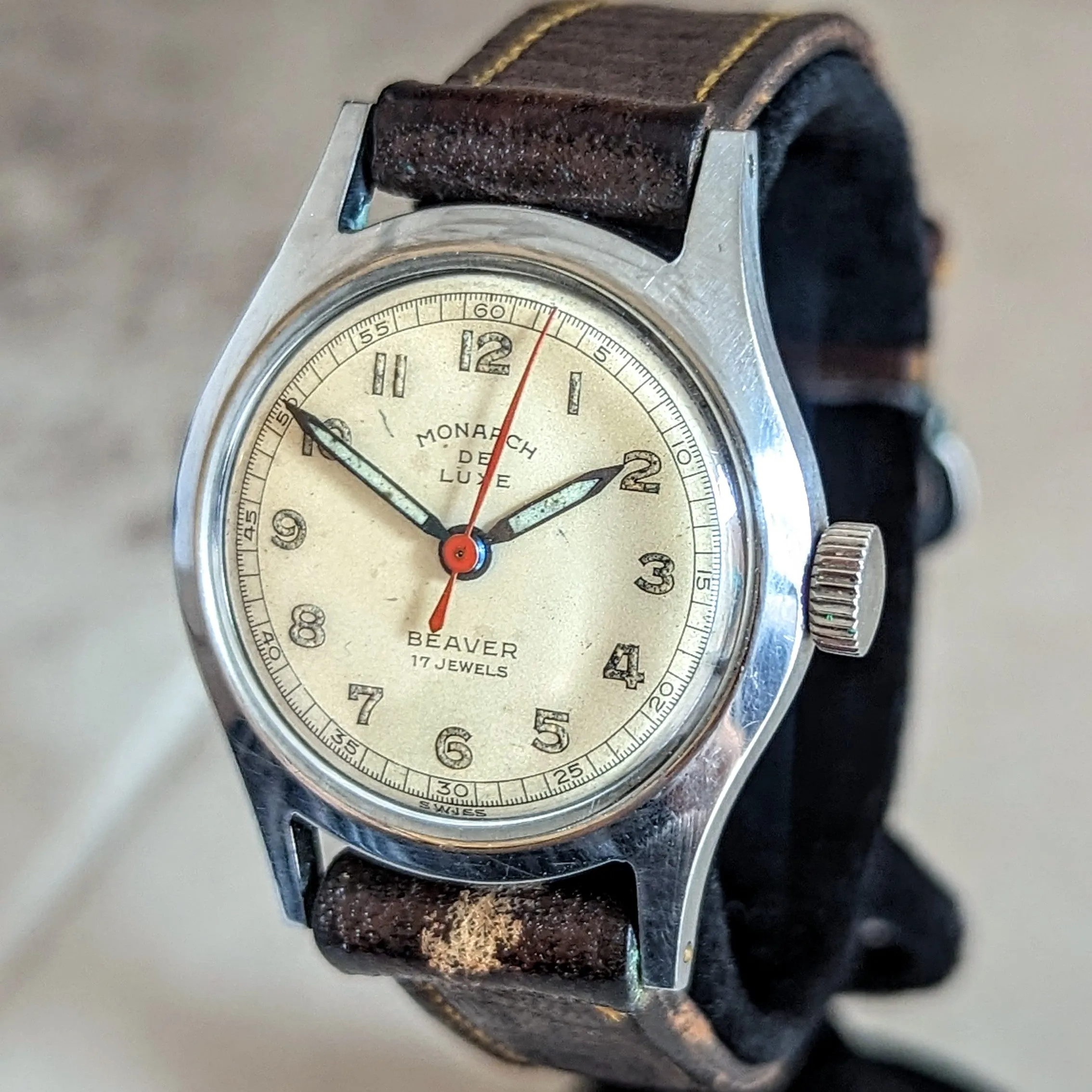 MONARCH De Luxe Beaver Wristwatch 17 Jewels Swiss Military Watch