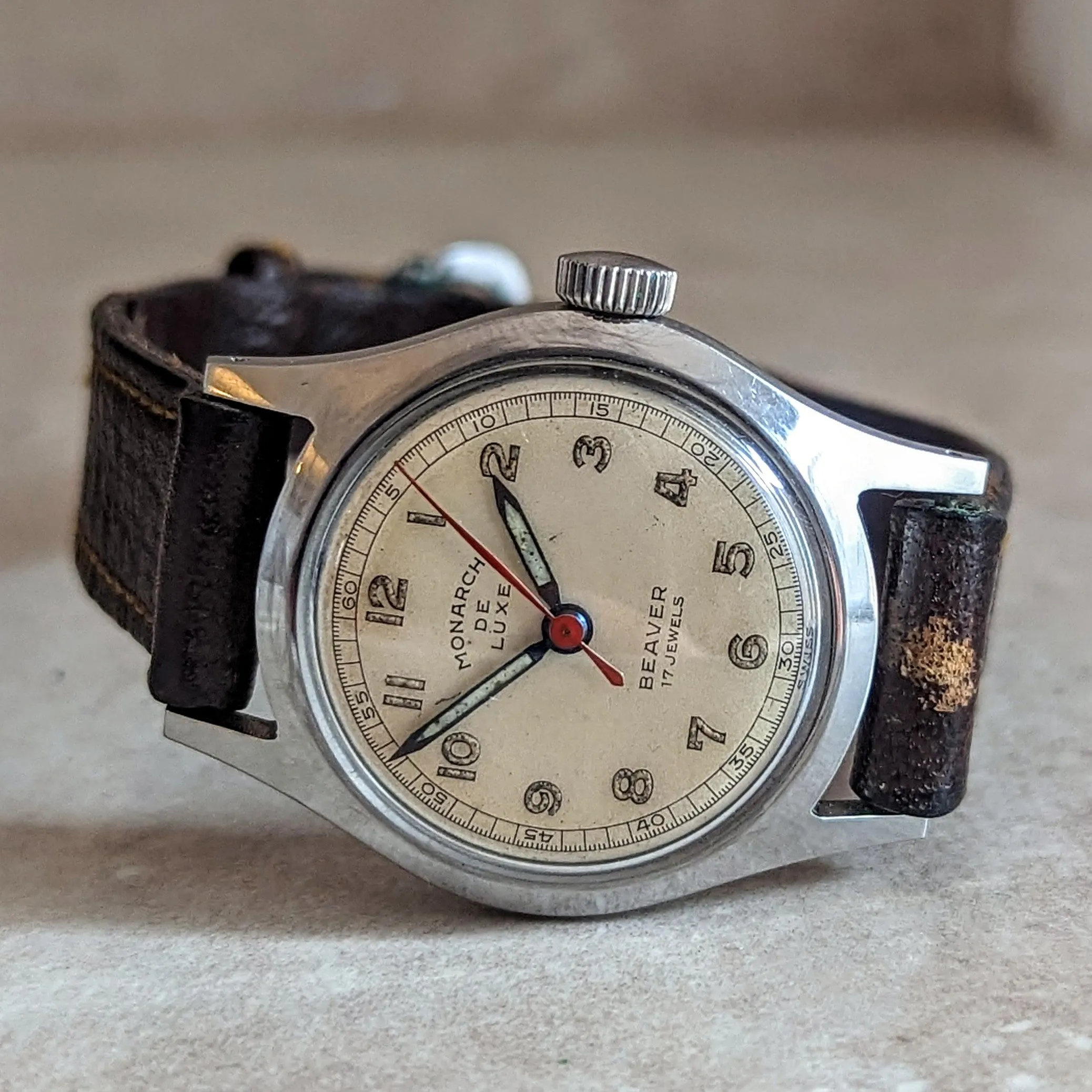 MONARCH De Luxe Beaver Wristwatch 17 Jewels Swiss Military Watch