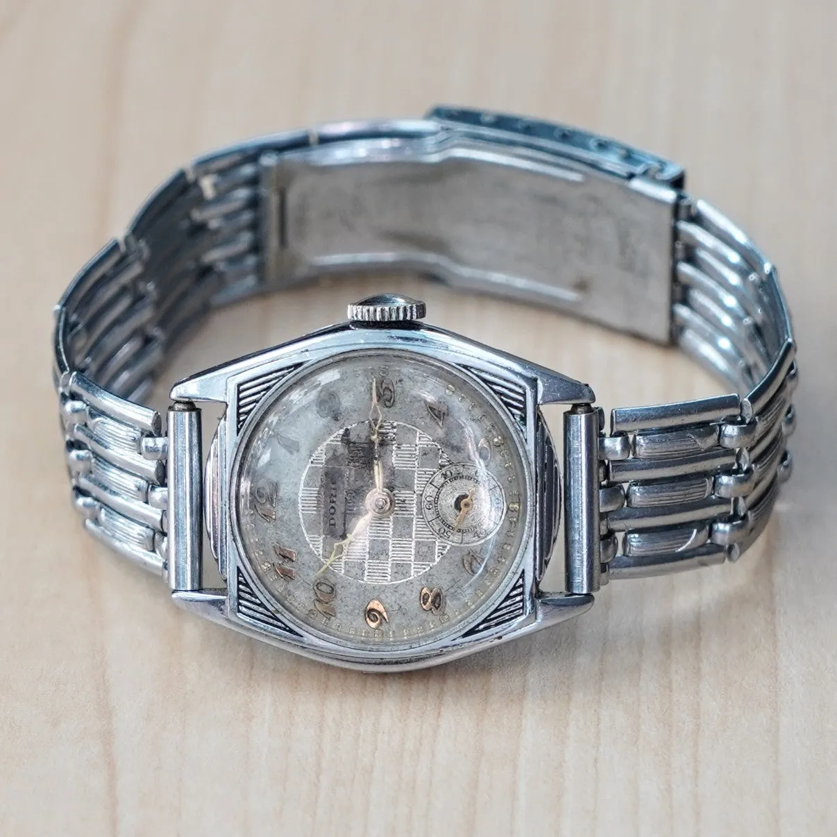 Vintage DORIC Art Deco Wristwatch 6 Jewels One ADJ Swiss Made Watch