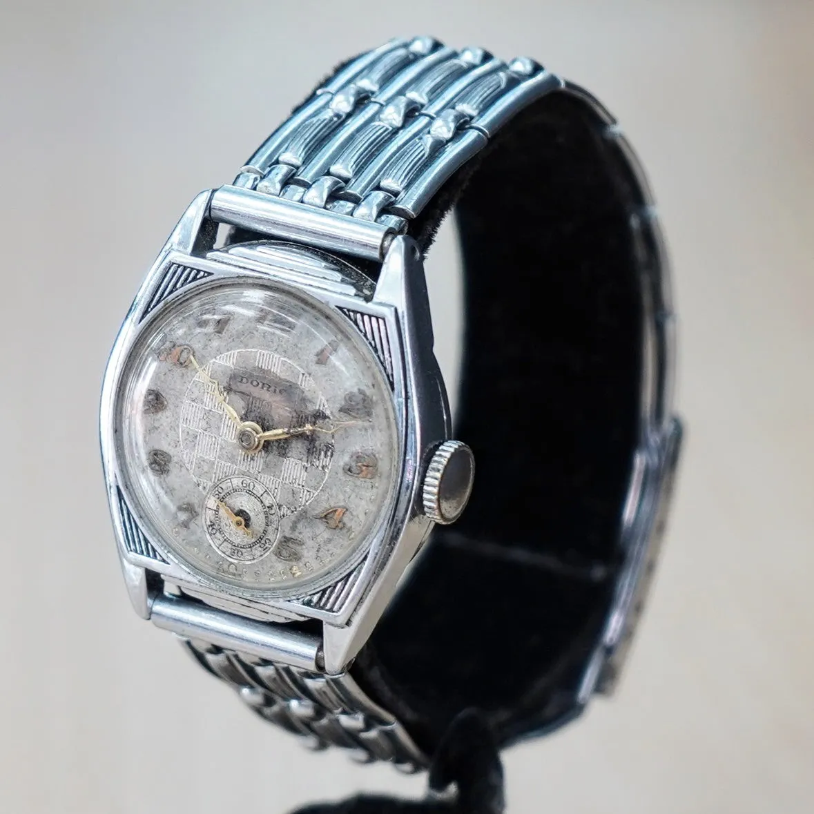Vintage DORIC Art Deco Wristwatch 6 Jewels One ADJ Swiss Made Watch