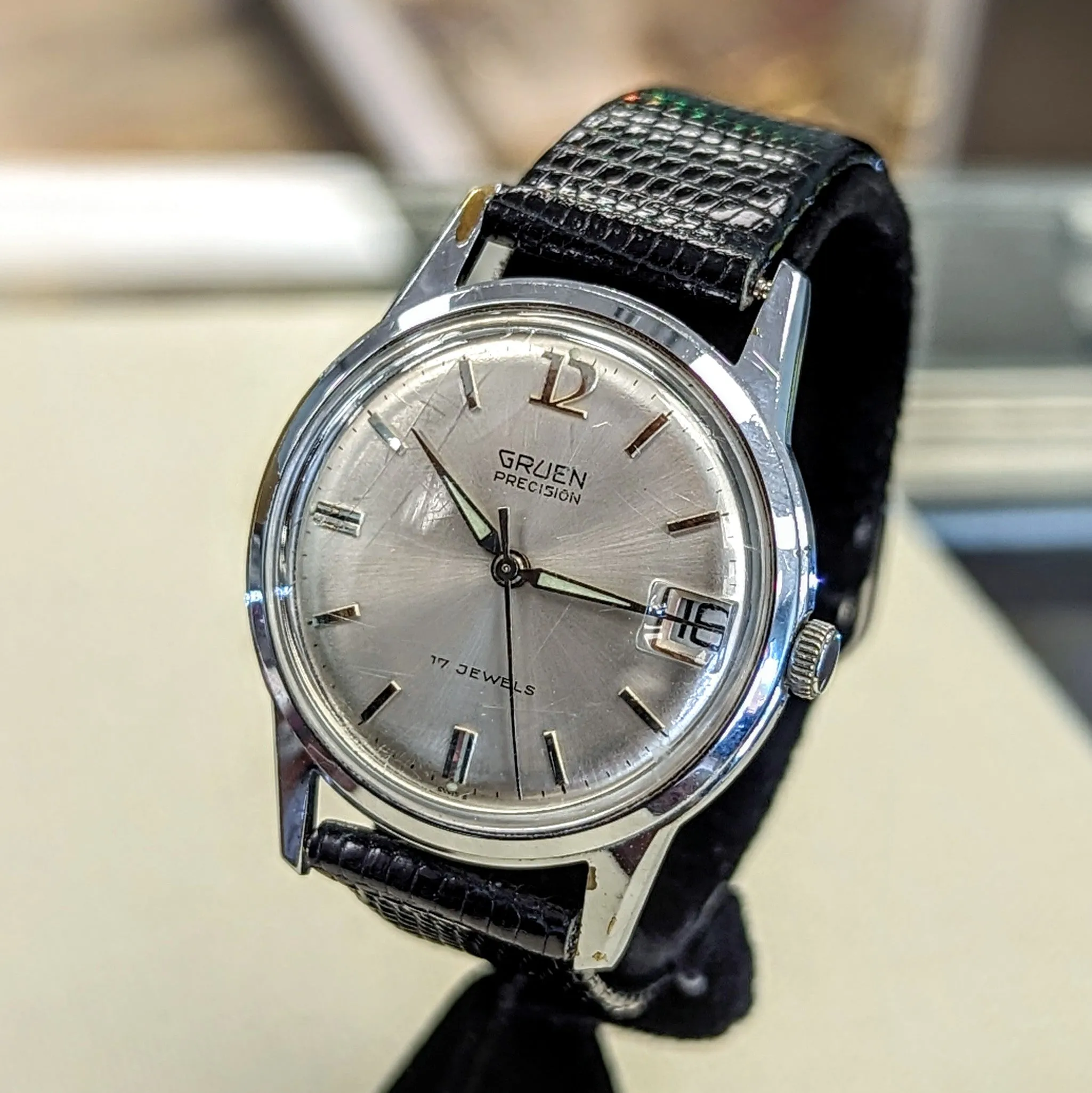 Vintage GRUEN Precision 17 Jewels Cal. N510CA Date Indicator Swiss Made Wristwatch