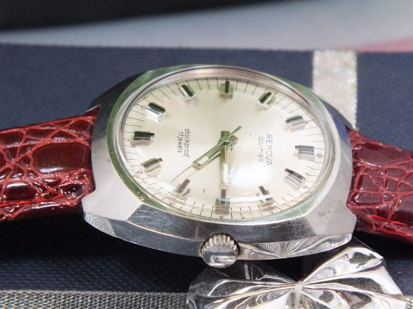 Vintage Rare Swiss Remova All-risk Stainless Steel Mechanical Shockprof Watch