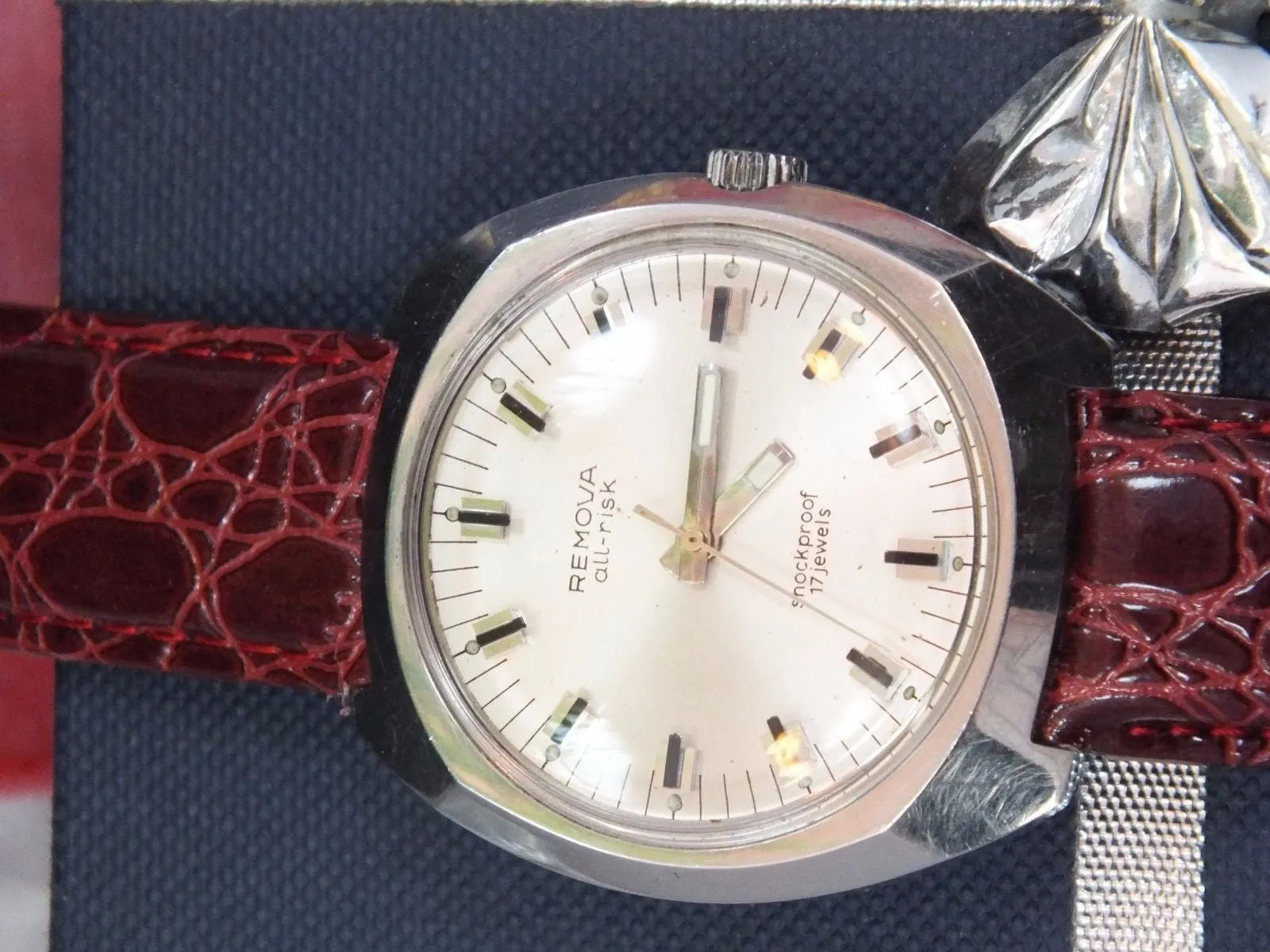 Vintage Rare Swiss Remova All-risk Stainless Steel Mechanical Shockprof Watch