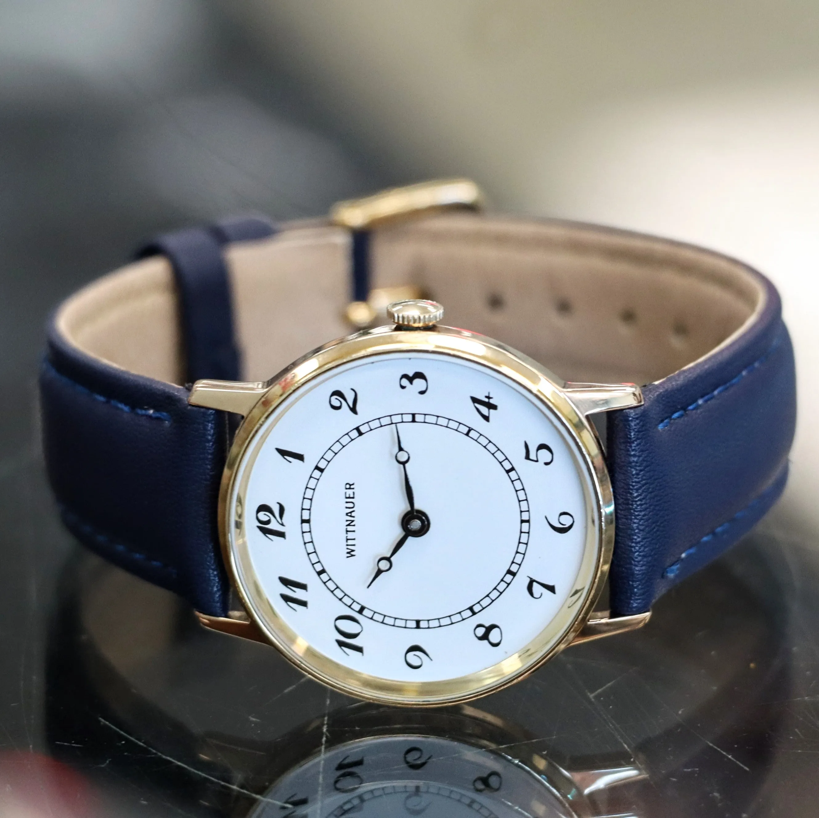 Vintage WITTNAUER Mechanical Watch 17 Jewels Cal. 10V1 33mm Wristwatch Round Case