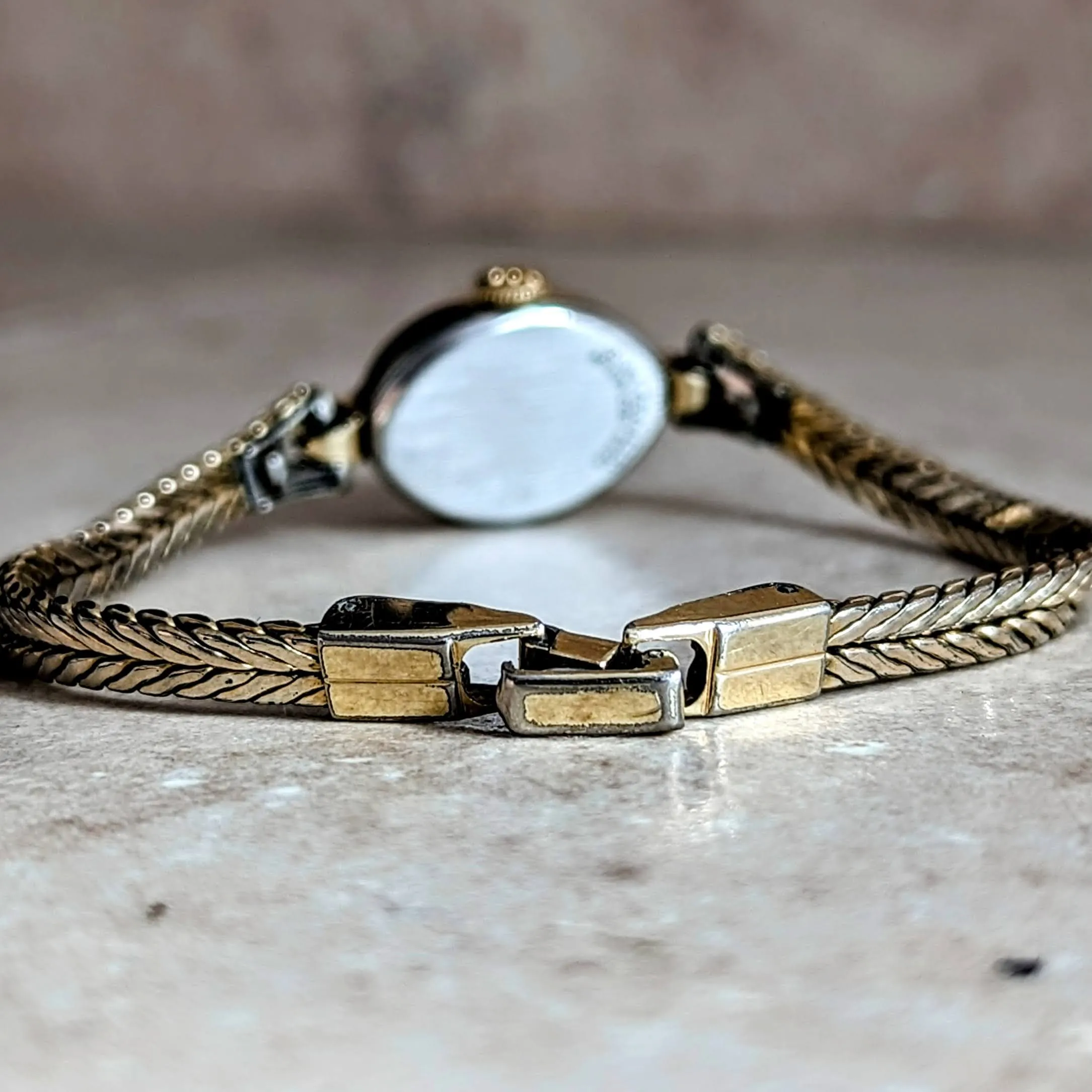 WITTNAUER GENEVE Ladies Watch Cal. 5D-5 17 Jewels Swiss Made Vintage Wristwatch