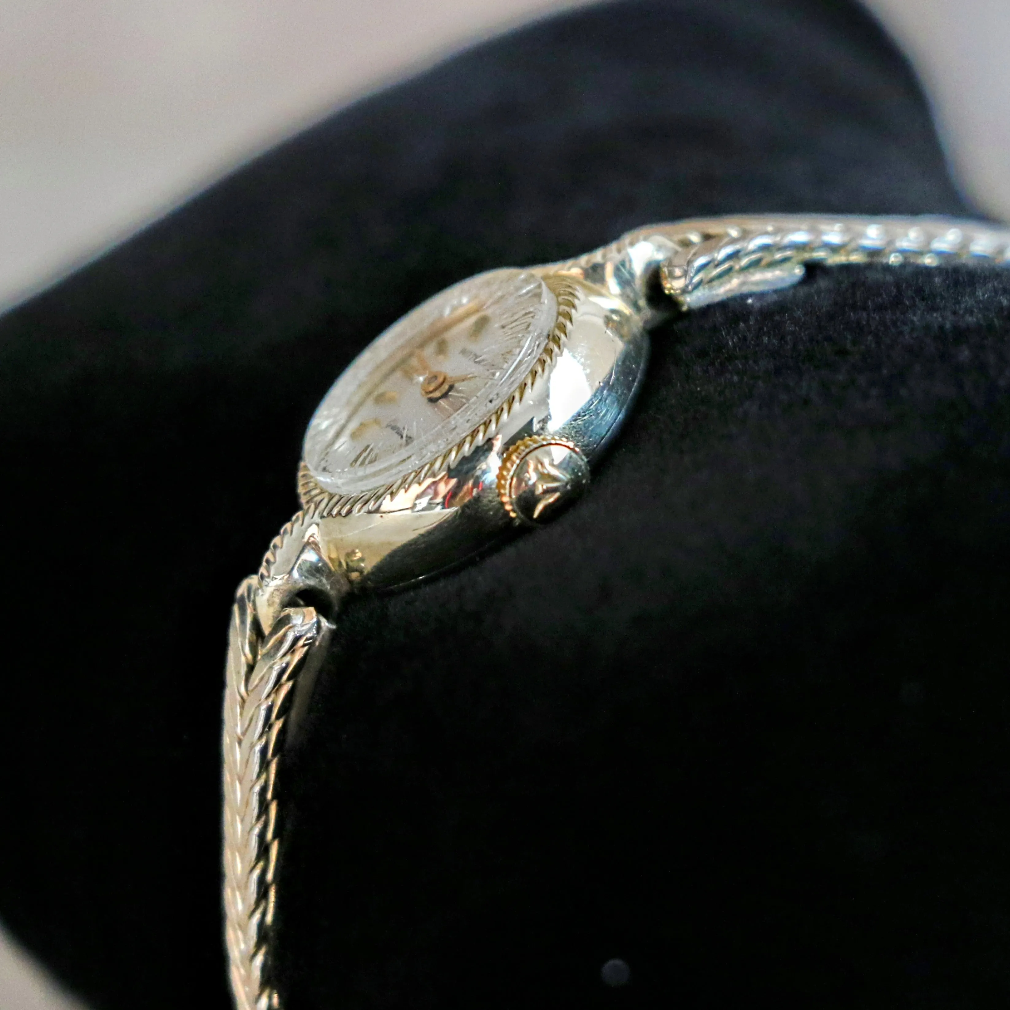 WITTNAUER GENEVE Ladies Watch Cal. 5D-5 17 Jewels Swiss Made Vintage Wristwatch